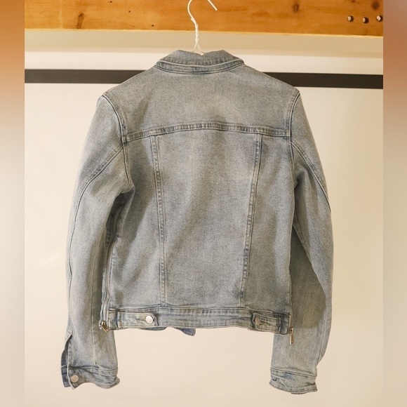 THYME Light  blue washed denim jean jacket - Picture 2 of 6